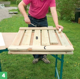 Bygga vindskydd soptunna Bygga vindskydd soptunna